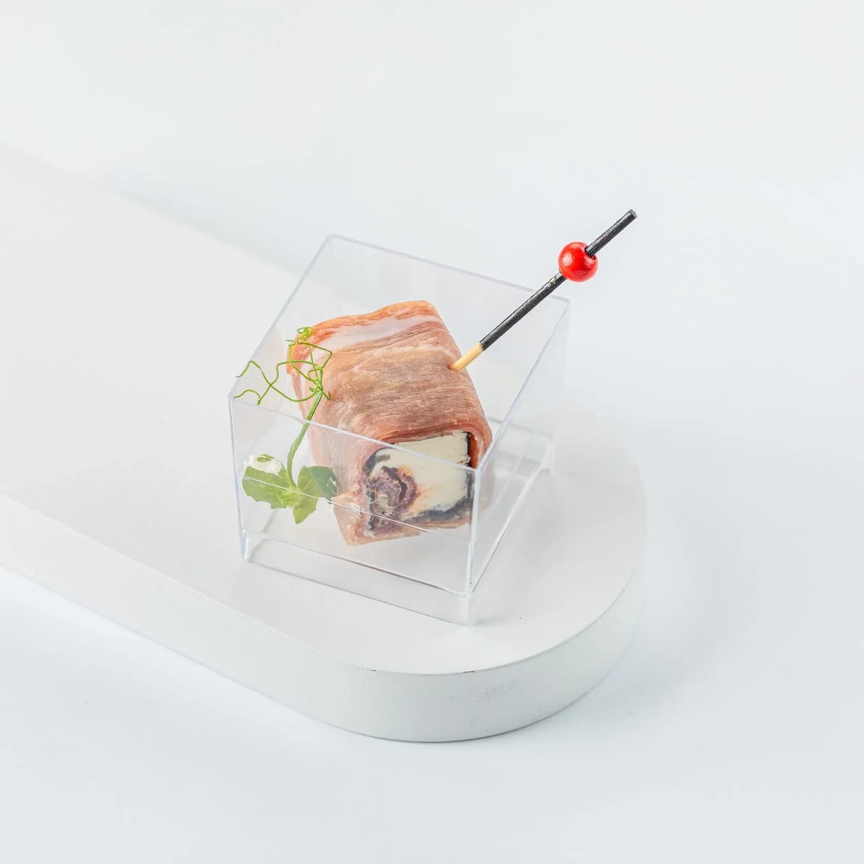 Рулетик из пармской ветчины