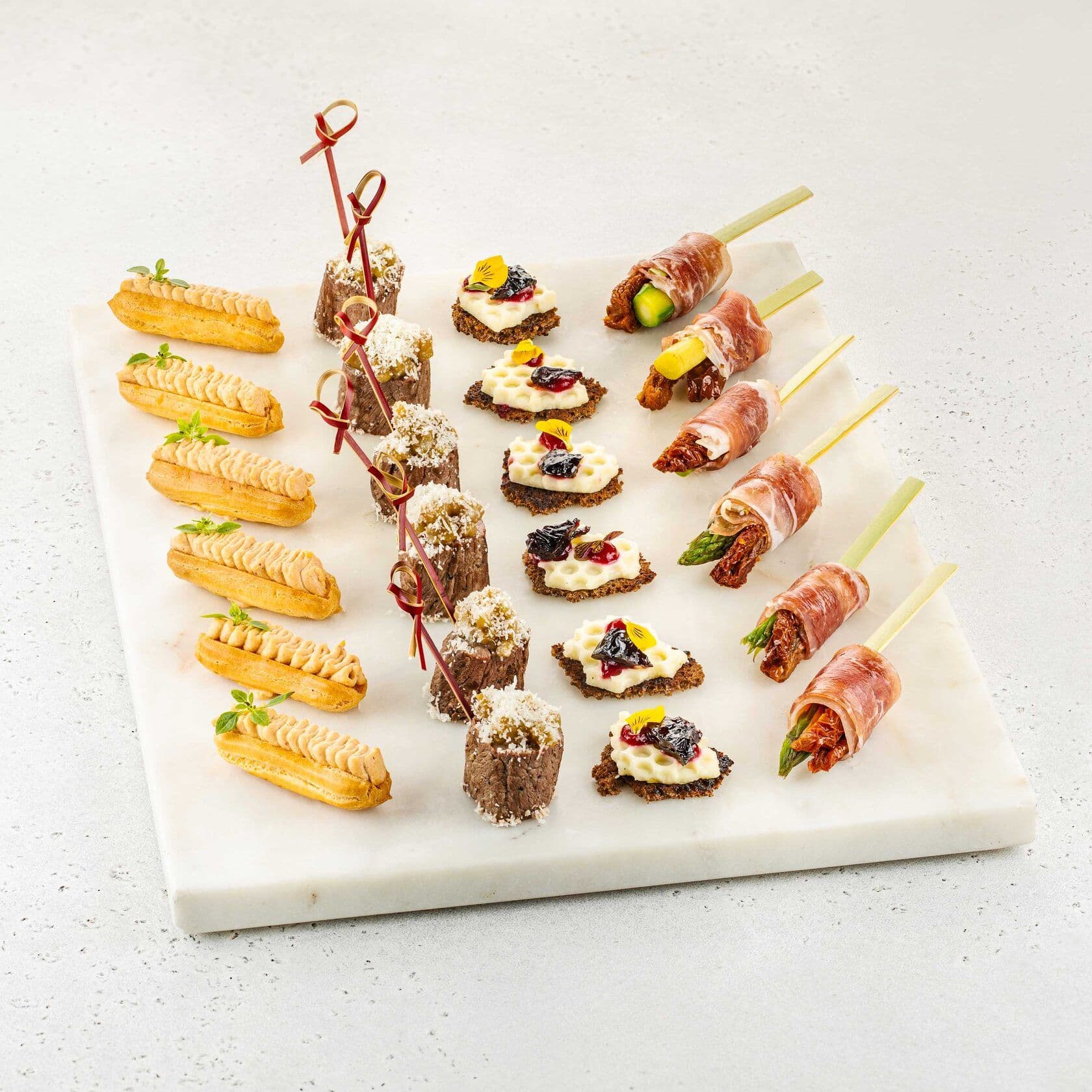 Сет канапе с грюйером и пармской ветчиной