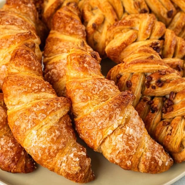 Сет круассанов и косичек