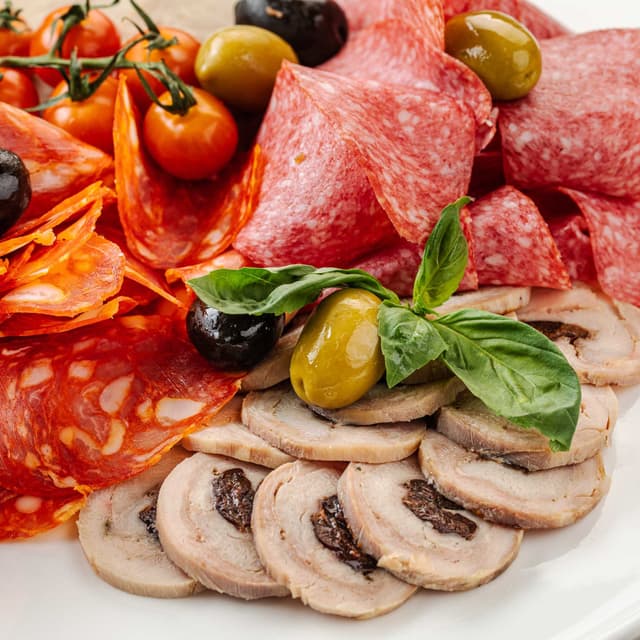 Сет мясных деликатесов