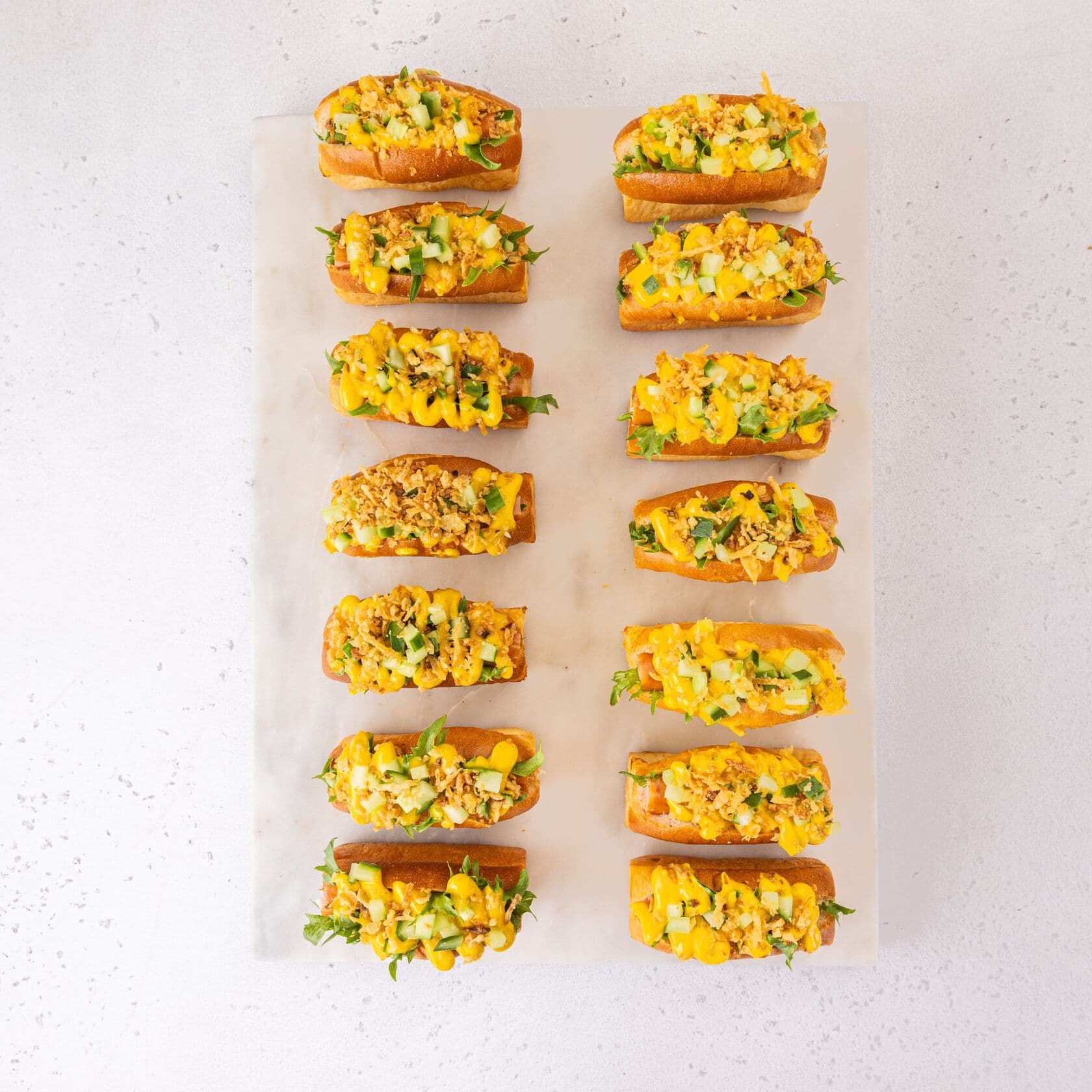 Мини хот-дог с колбаской