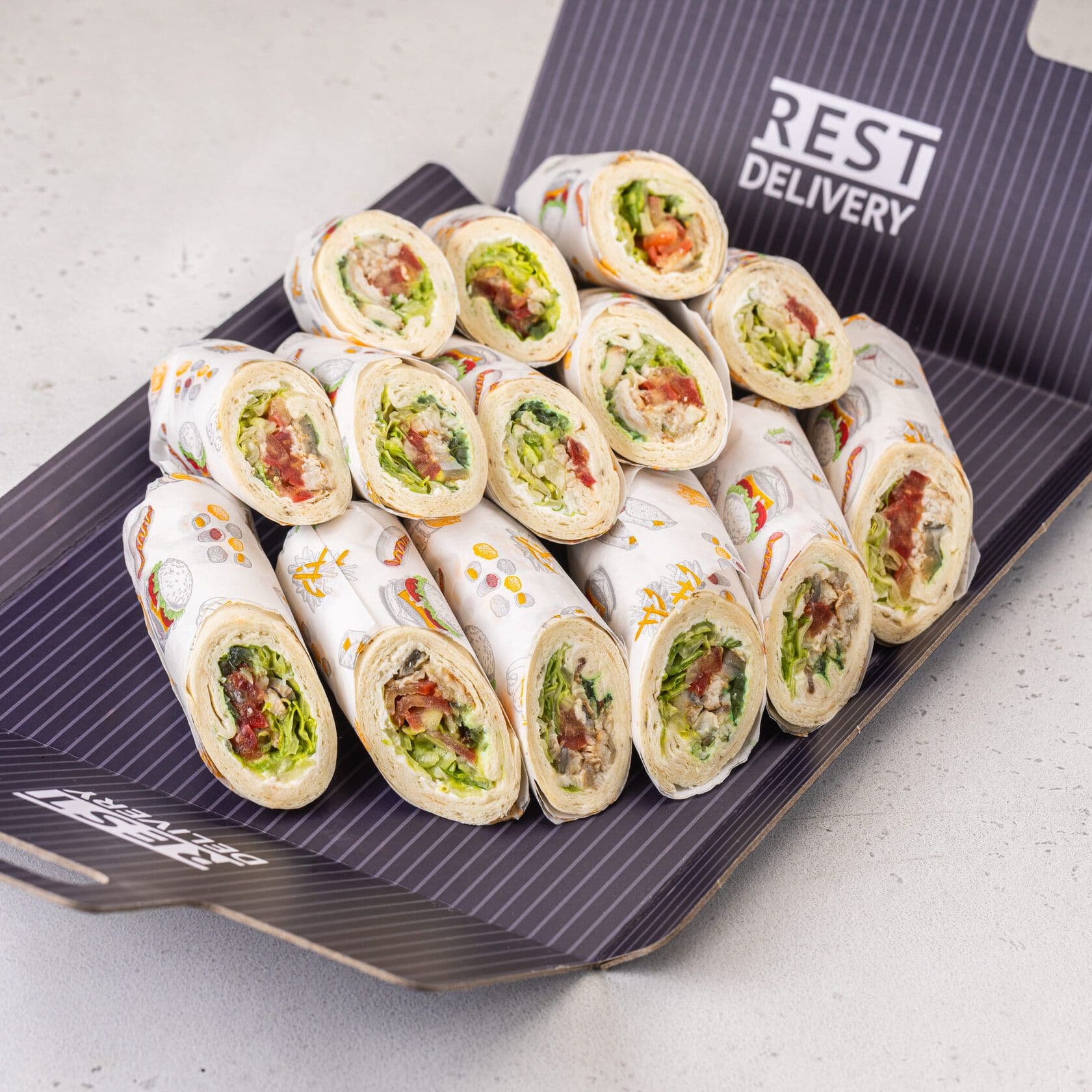 Сет роллов с угрём