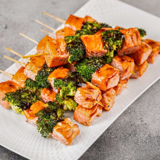 Лосось в соусе унаги с брокколи