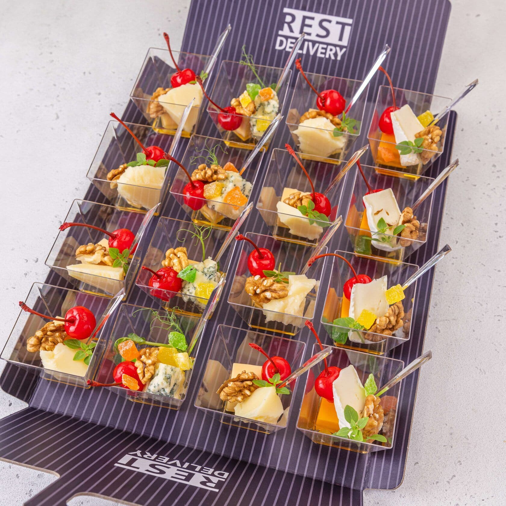 Сет "Изысканный" на 20-25 персон