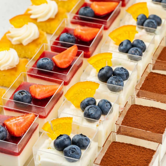 Сет воздушных десертов Италии