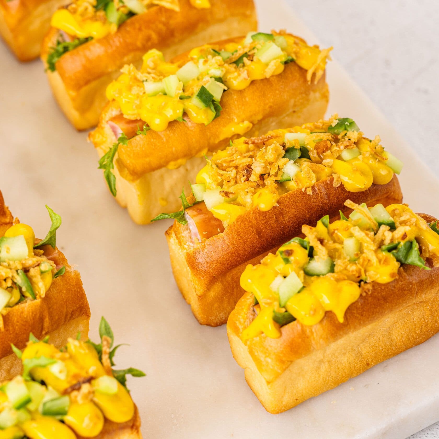 Мини хот-дог с колбаской