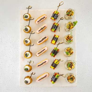 Сет нежных закусок с лососем и щучьей икрой