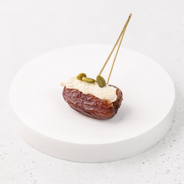 Финик королевский с рикоттой и семенем тыквы 