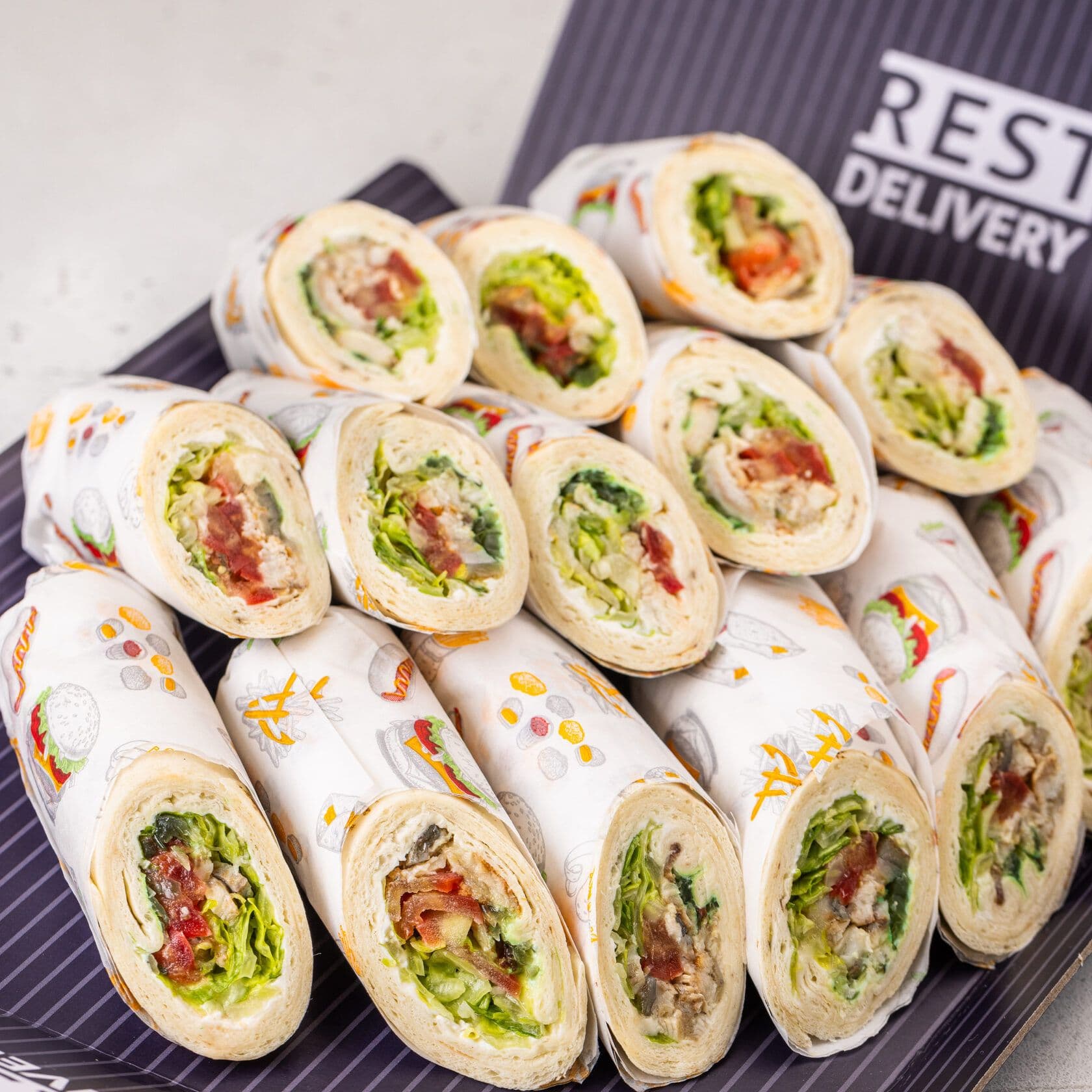 Сет роллов с угрём