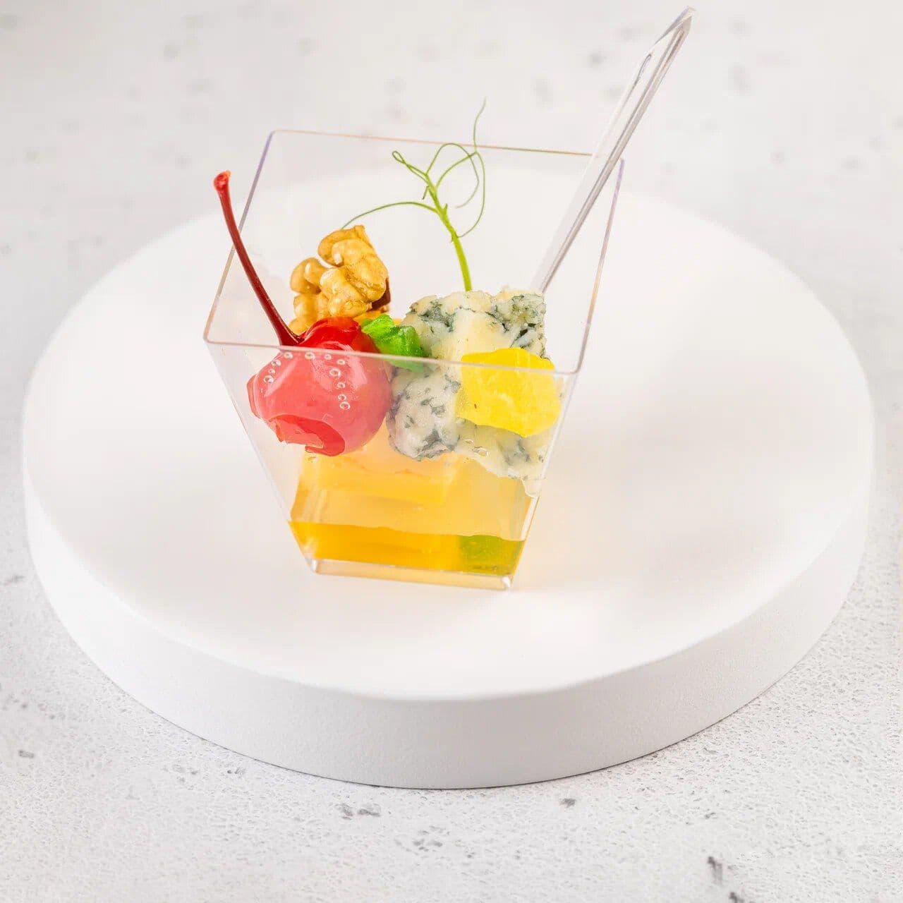 Канапе из сыров дор блю и гауды