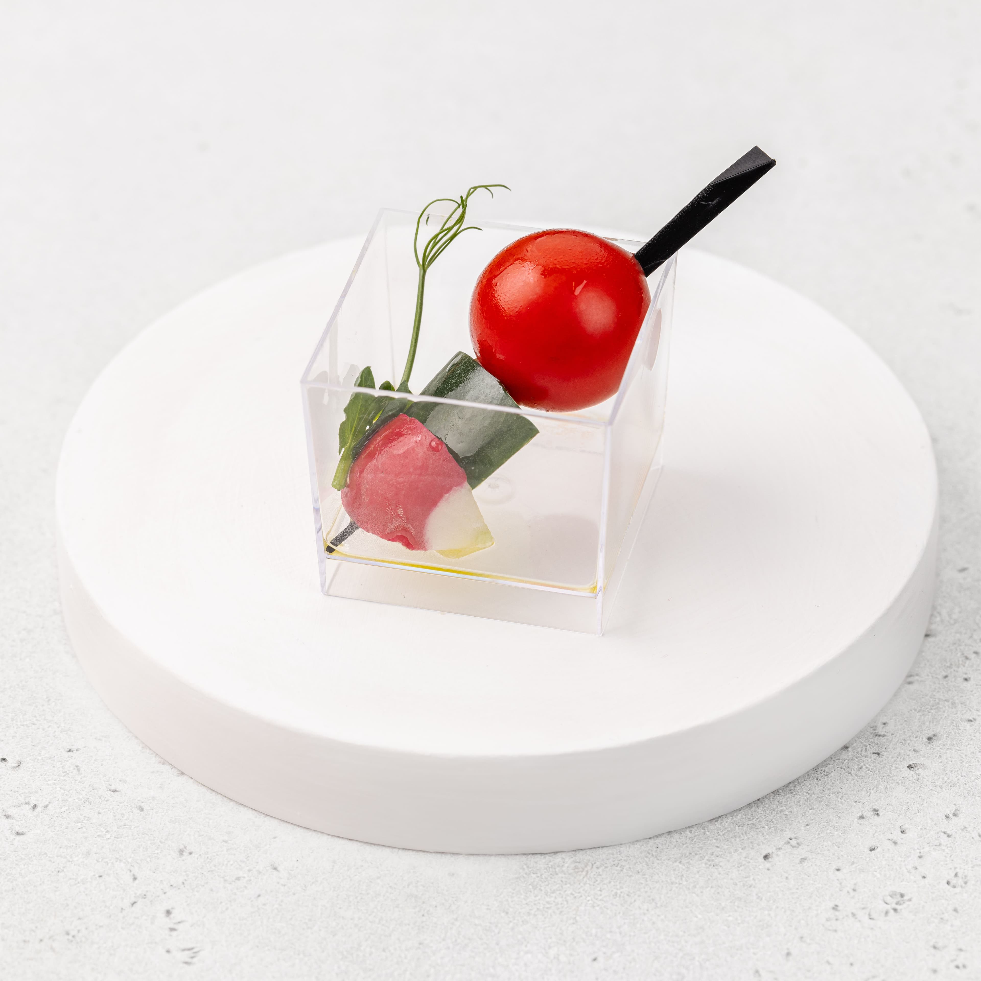 Редис, огурец и черри на шпажке в оливком масле 