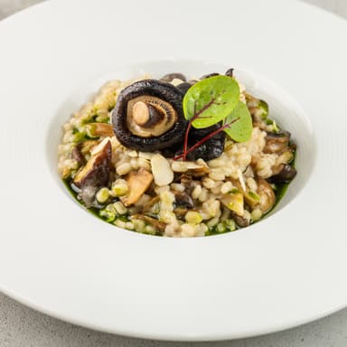 Перлотто с шиитаке, вешенками и древесными грибами