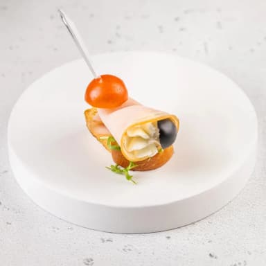 Канапе карбонад на бриошь