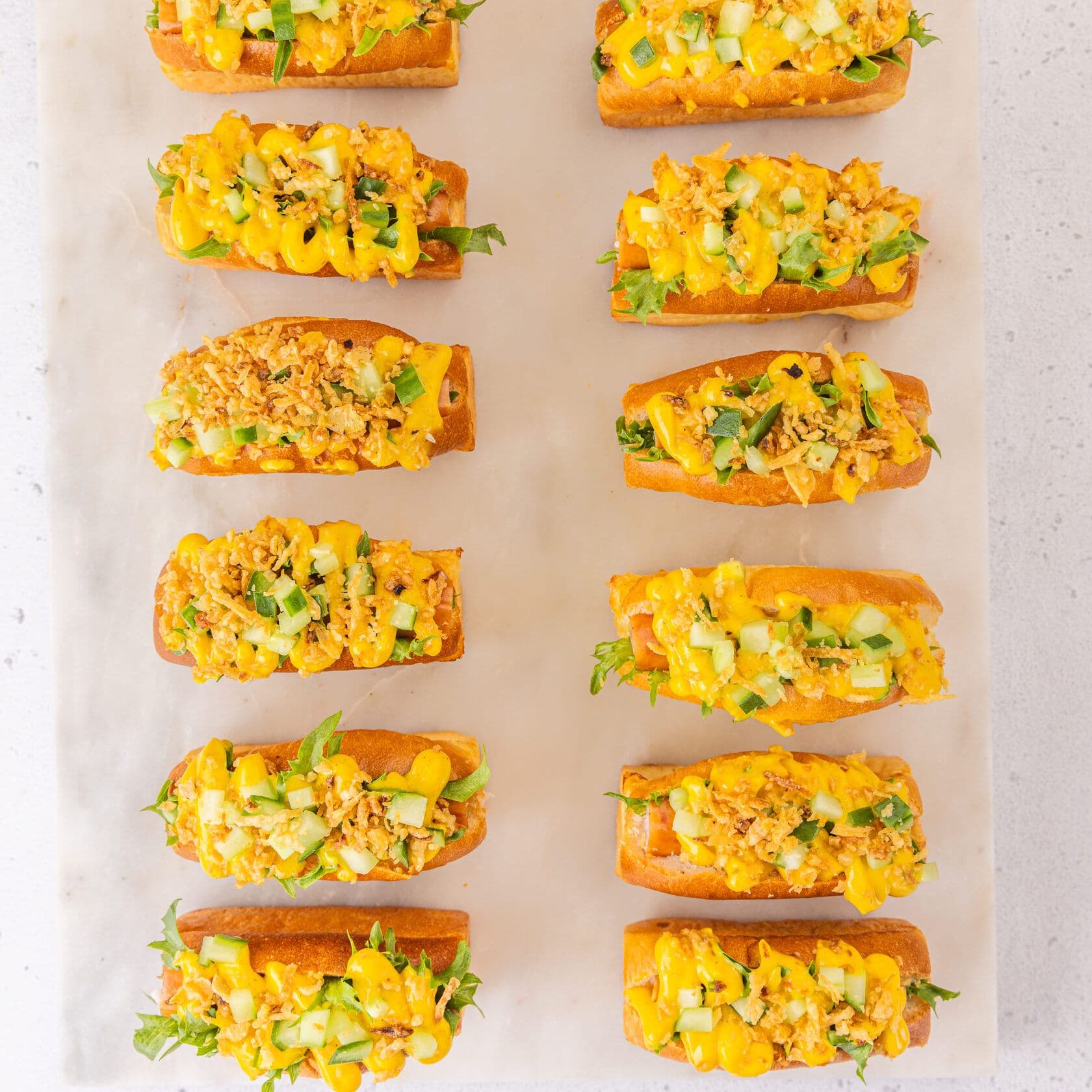 Мини хот-дог с колбаской