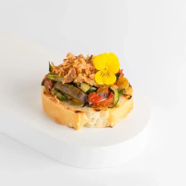 Брускетта с печенным овощами