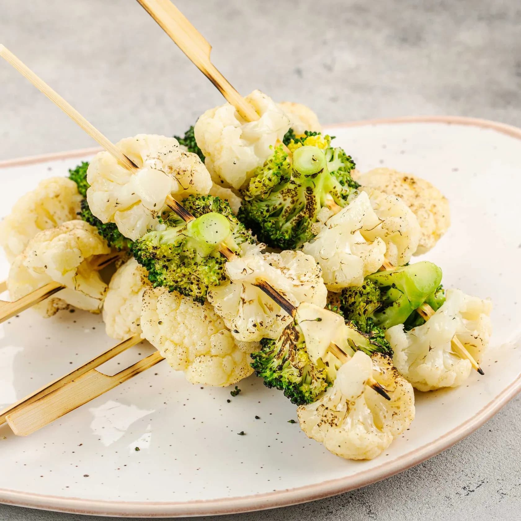 Соцветия брокколи и цветной капусты