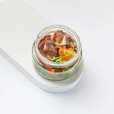 Салат с ростбифом и овощами гриль