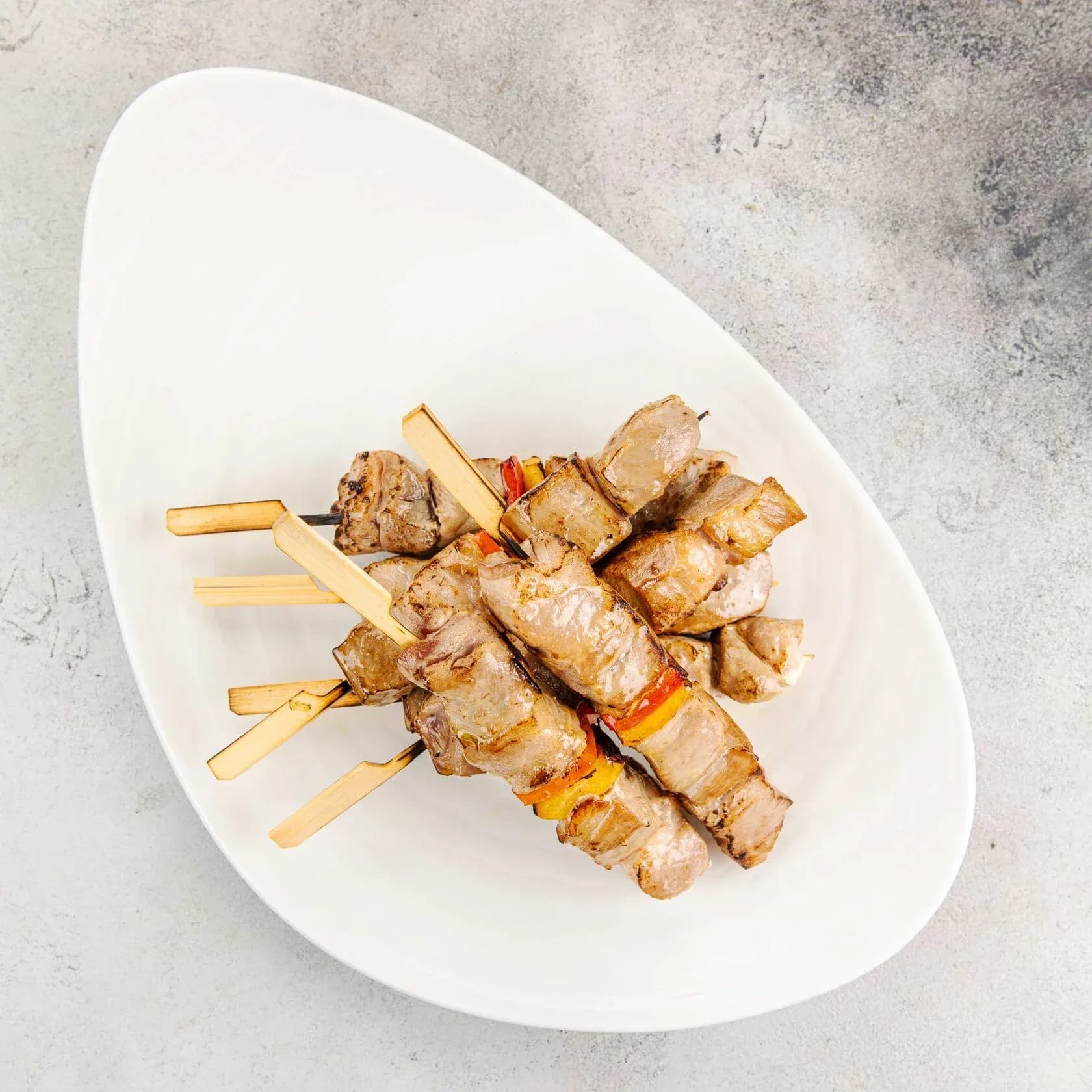 Маринованная свиная шея семенем кориандра