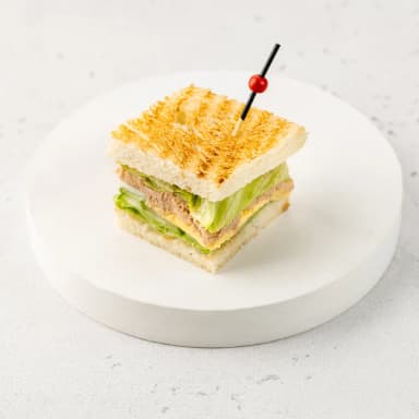 Сэндвич с тунцом