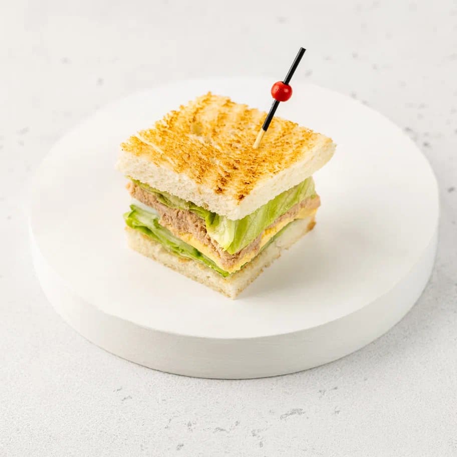 Сэндвич с тунцом