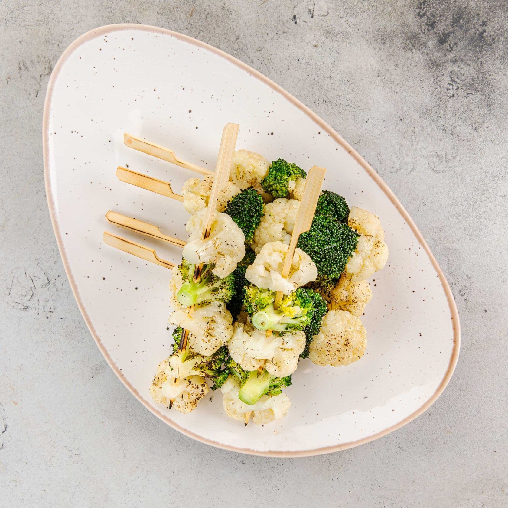 Соцветия брокколи и цветной капусты