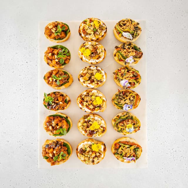 Сет левантийских брускетт