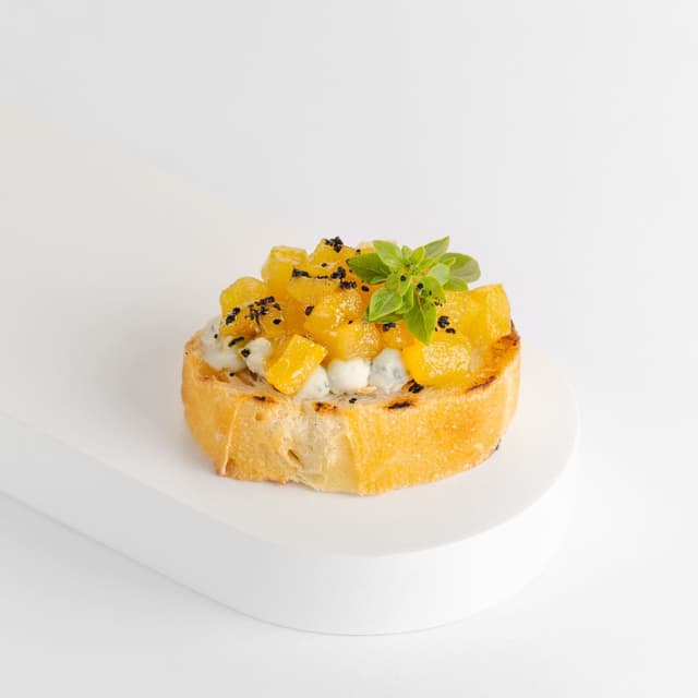 Брускетта с горгонзолой