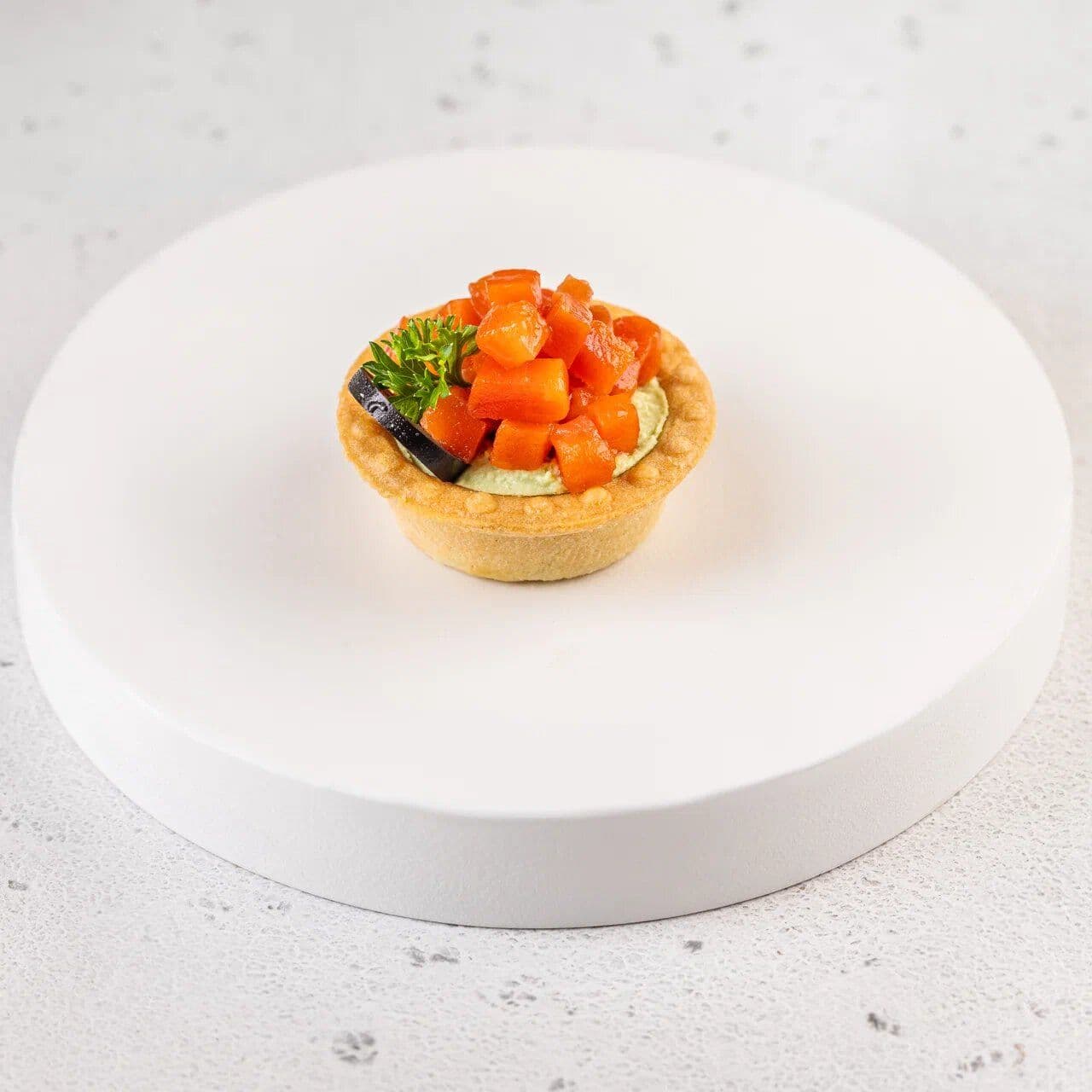 Тарталетка с лососем