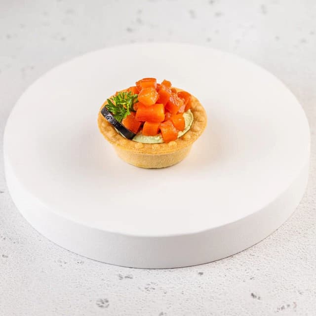 Тарталетка с лососем