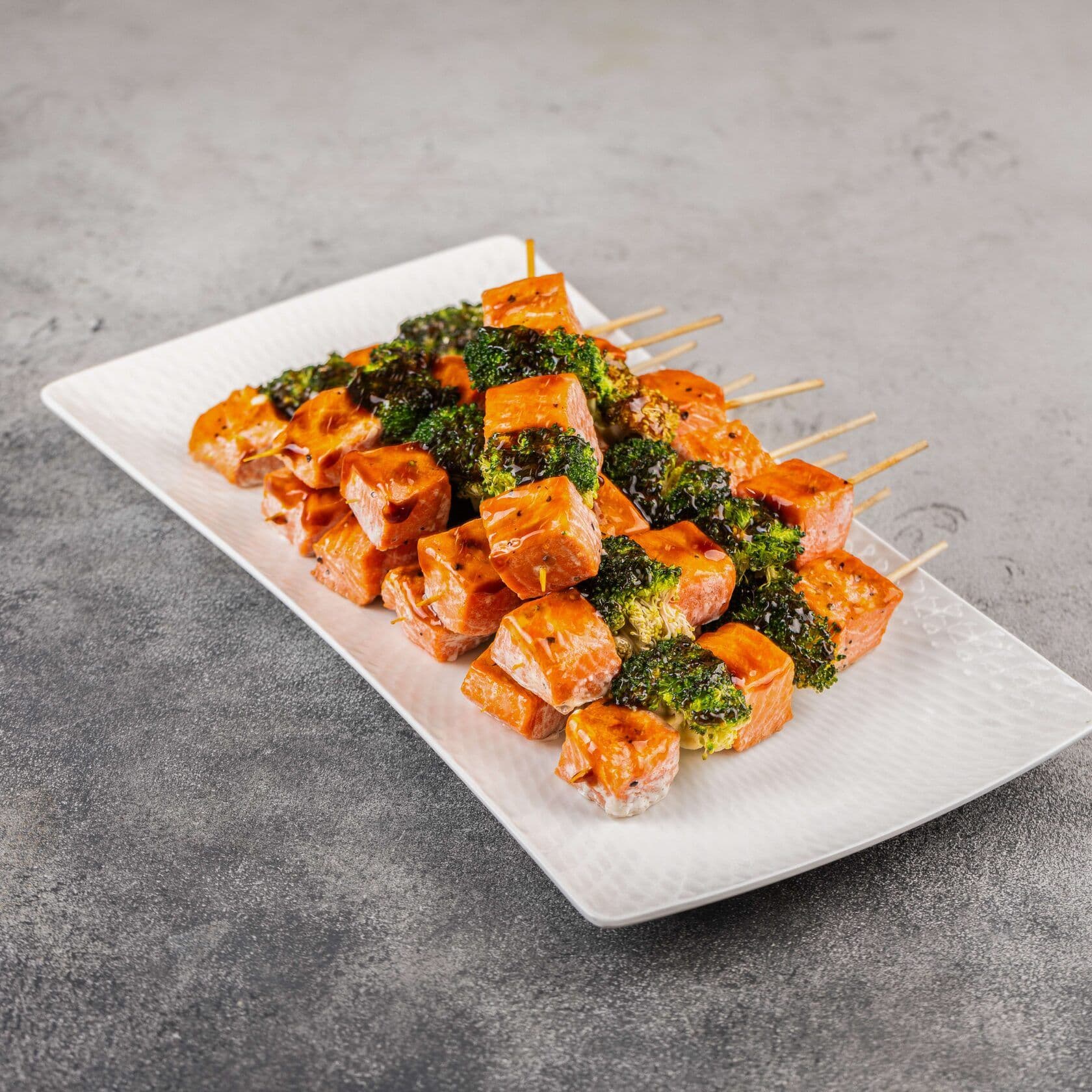 Лосось в соусе унаги с брокколи