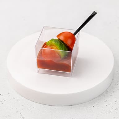 Брюсельская капуста с томатом черри в соусе сальса