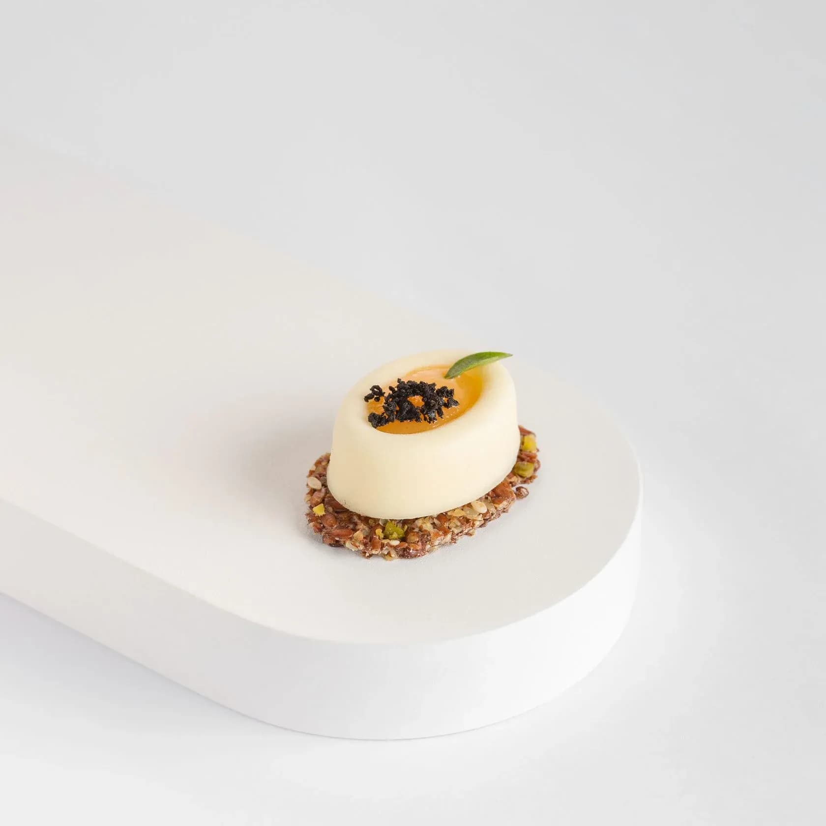 Пате из скаморца с пудрой из маслин