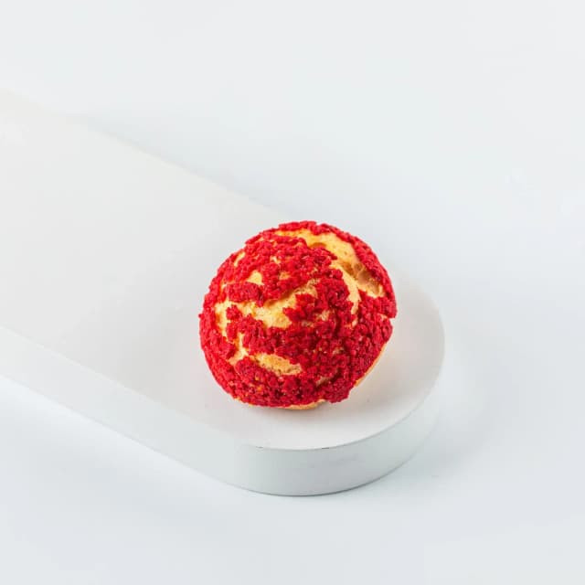 Пирожное Шу клубника