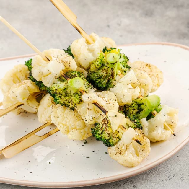 Соцветия брокколи и цветной капусты