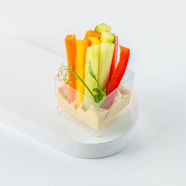 Овощи крудите с соусом дорблю