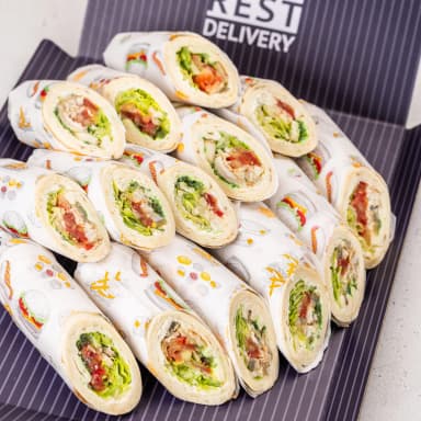 Сет роллов с угрём