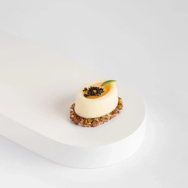 Пате из скаморца с пудрой из маслин