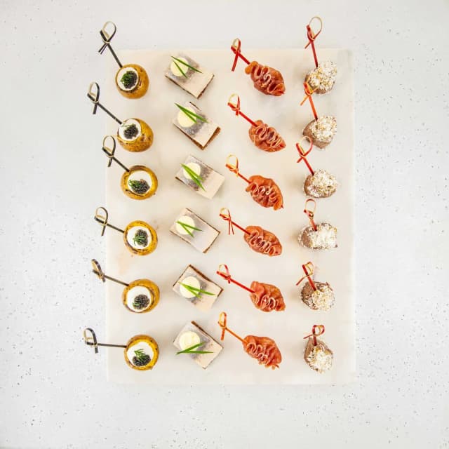 Сет канапе с русскими деликатесами Сет канапе с русскими деликатесами