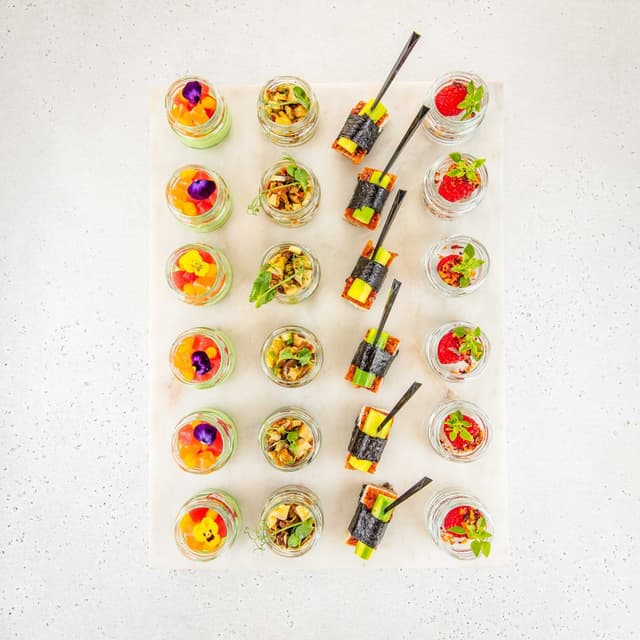 Сет канапе с северной рыбой и козьим сыром Сет канапе с северной рыбой и козьим сыром