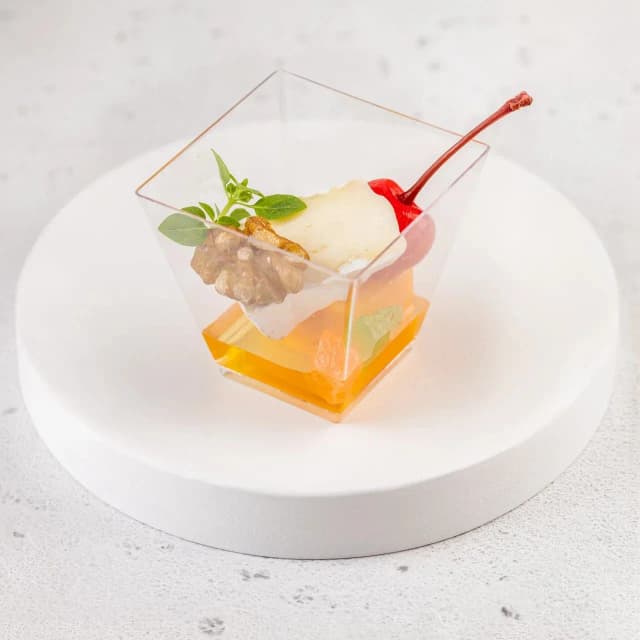 Канапе из сыров камамбера и чеддера