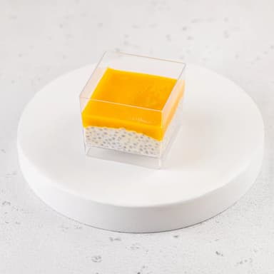 Чиа с кокосовыми сливками и пюре манго