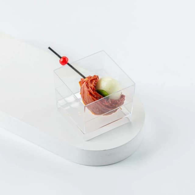 Вяленый томат с перепелиным яйцом Вяленый томат с перепелиным яйцом