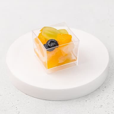 Консервированные фрукты со свежим виноградом