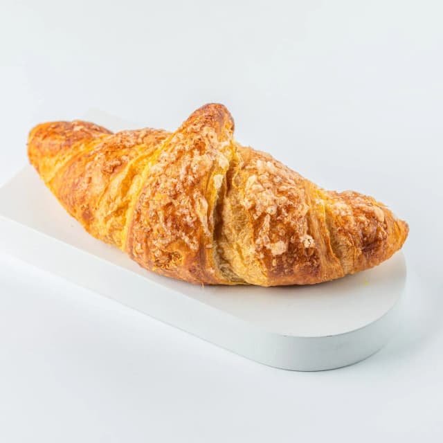 Круассан с заварным кремом и лимоном