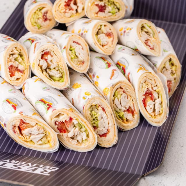 Сет роллов с курицей Сет роллов с курицей