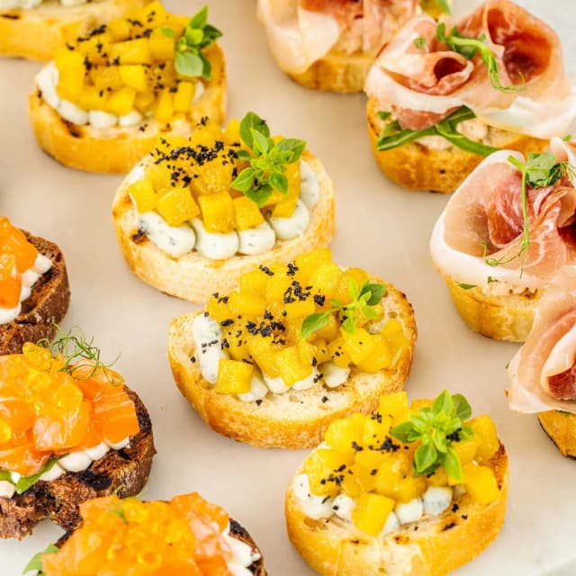 Сет средиземноморских брускетт Сет средиземноморских брускетт