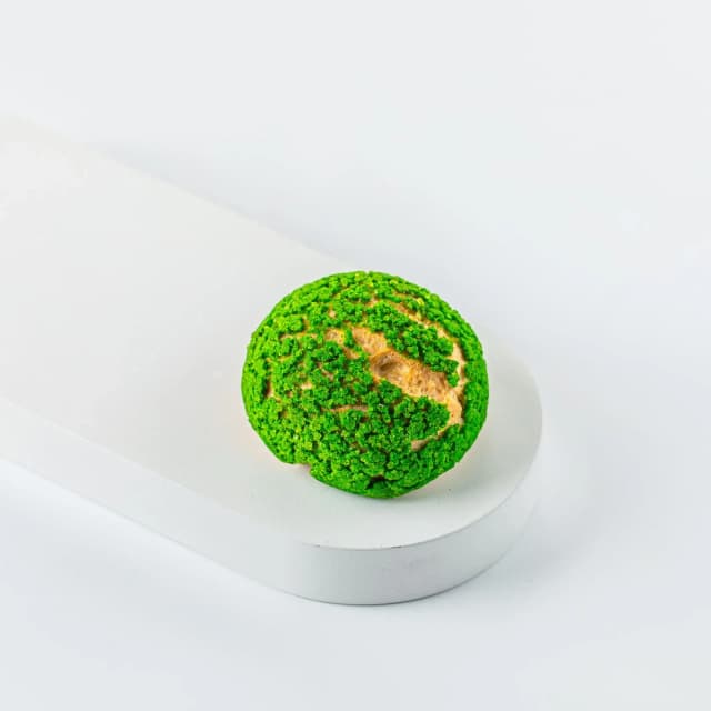 Пирожное Шу фисташка