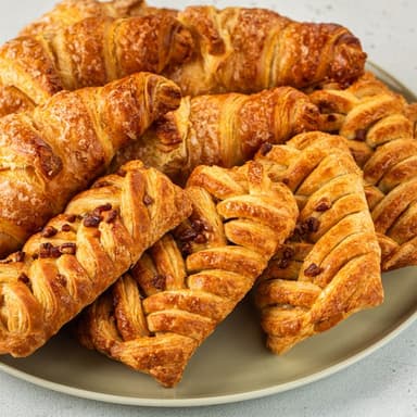 Сет круассанов и косичек