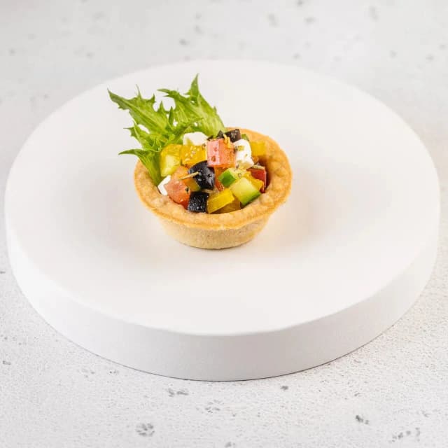 Тарталетка с греческим салатом