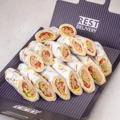 Сет роллов с тунцом